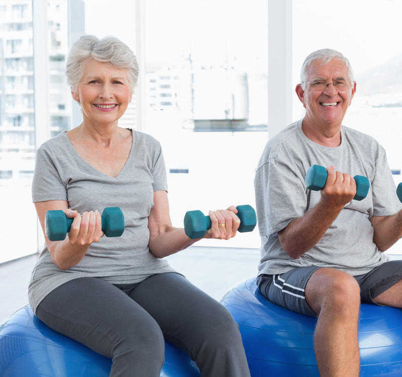 Buenos hábitos para que las personas de mediana edad y mayores se mantengan saludables